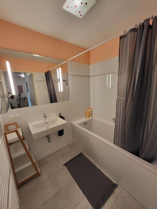 Enjoy Apartment *